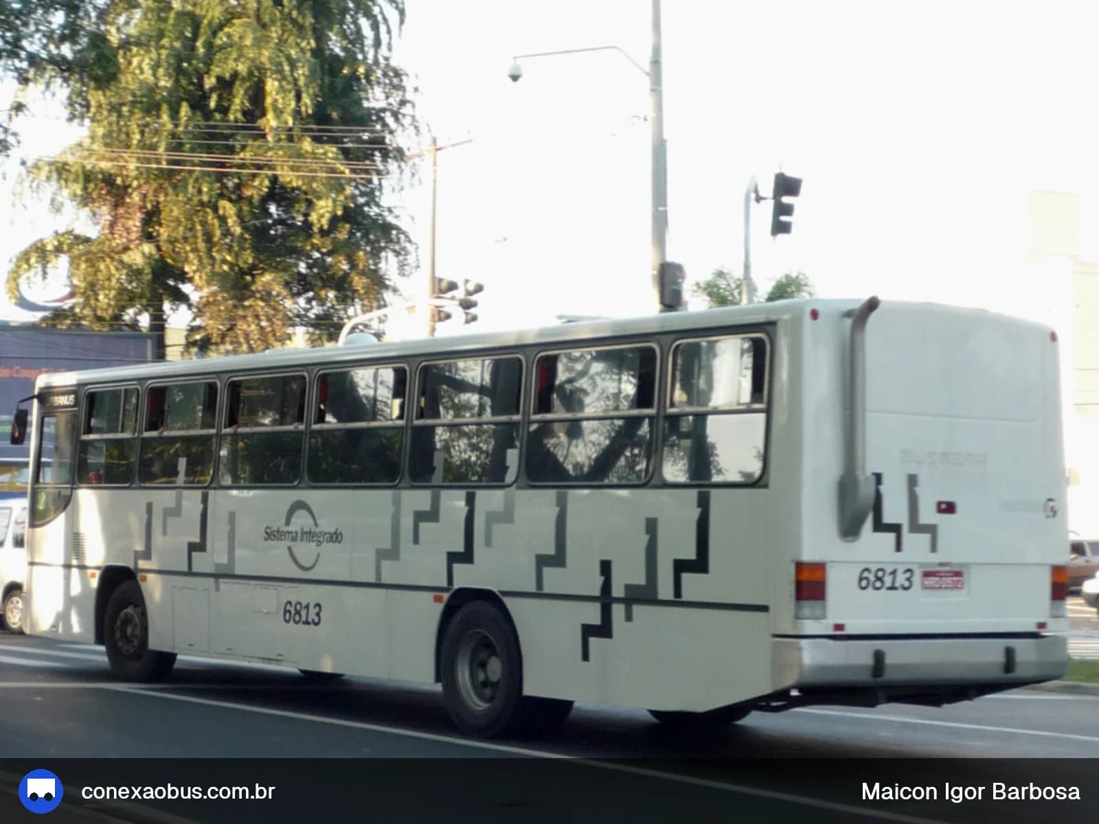 Ônibus Busscar Urbanus 1994, da Viação Piracema de Transportes Ltda, prefixo 6813, em Piracicaba-SP