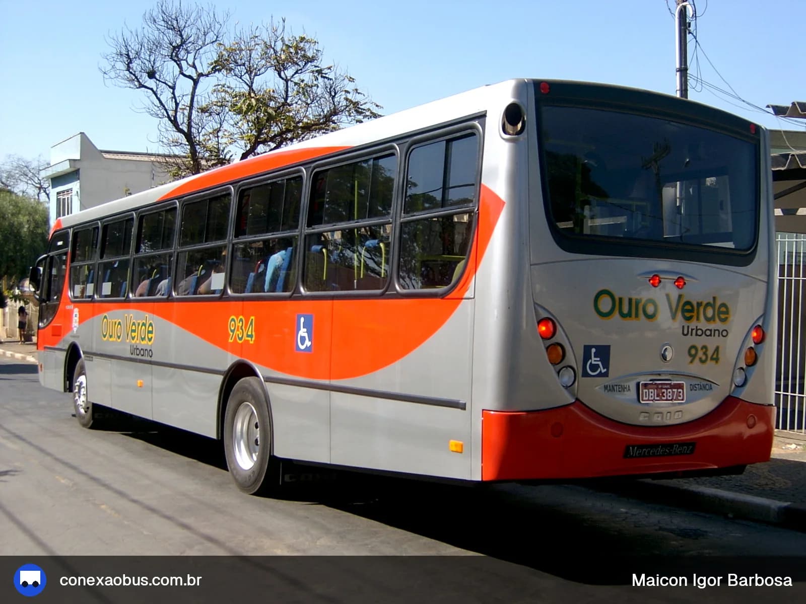 Ônibus CAIO Apache Vip, da Auto Viação Ouro Verde, prefixo 934, em Sumaré-SP