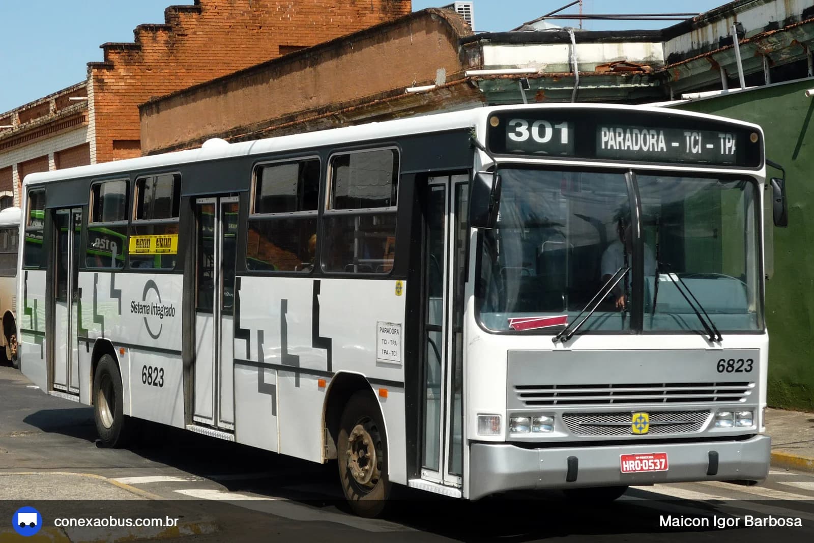 Ônibus Busscar Urbanus 1994, da Viação Piracema de Transportes Ltda, prefixo 6823, em Piracicaba-SP