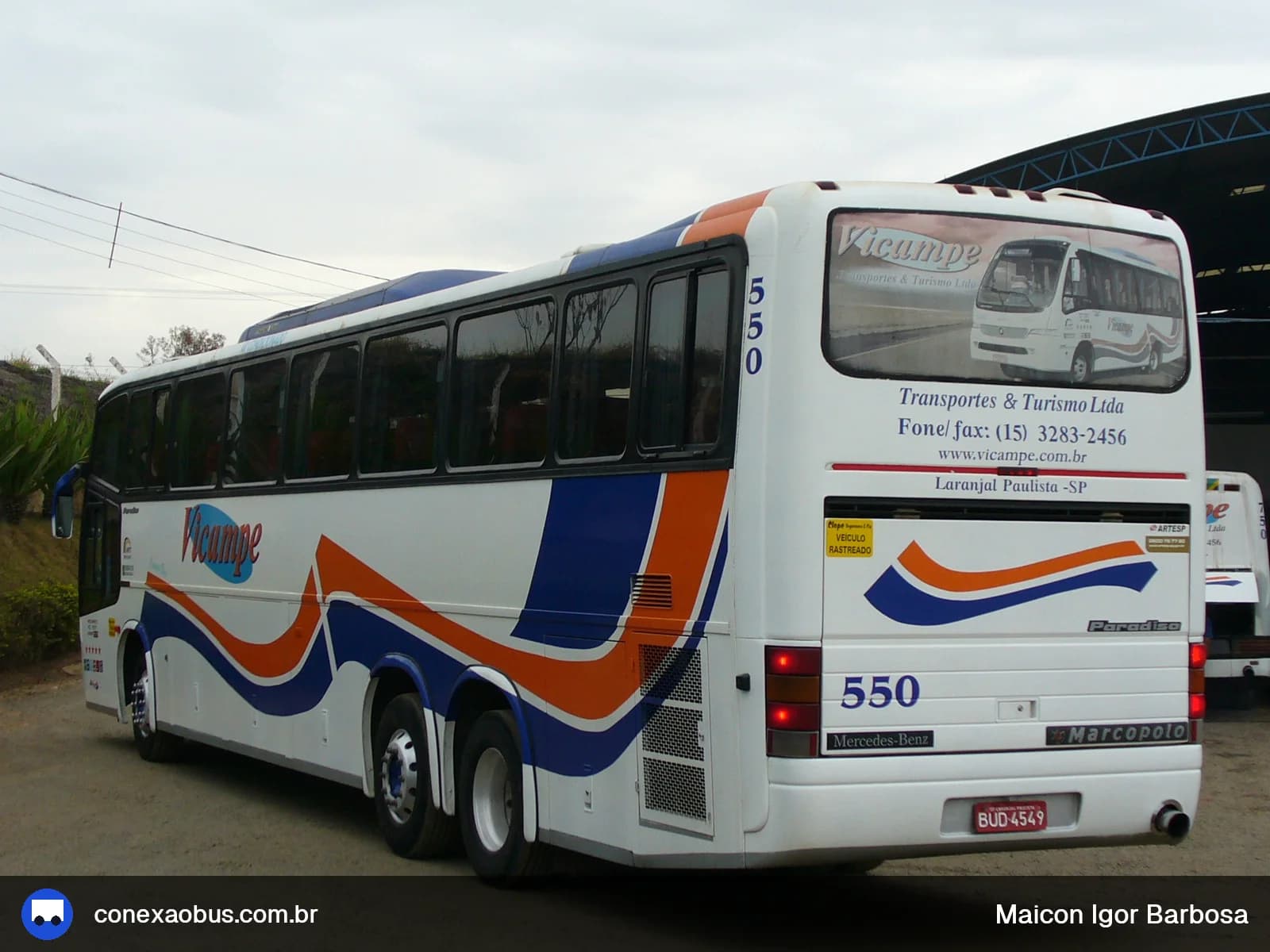 Ônibus Marcopolo Paradiso GV 1150, da Vicampe Transportes e Turismo, prefixo 550, em Laranjal Paulista-SP