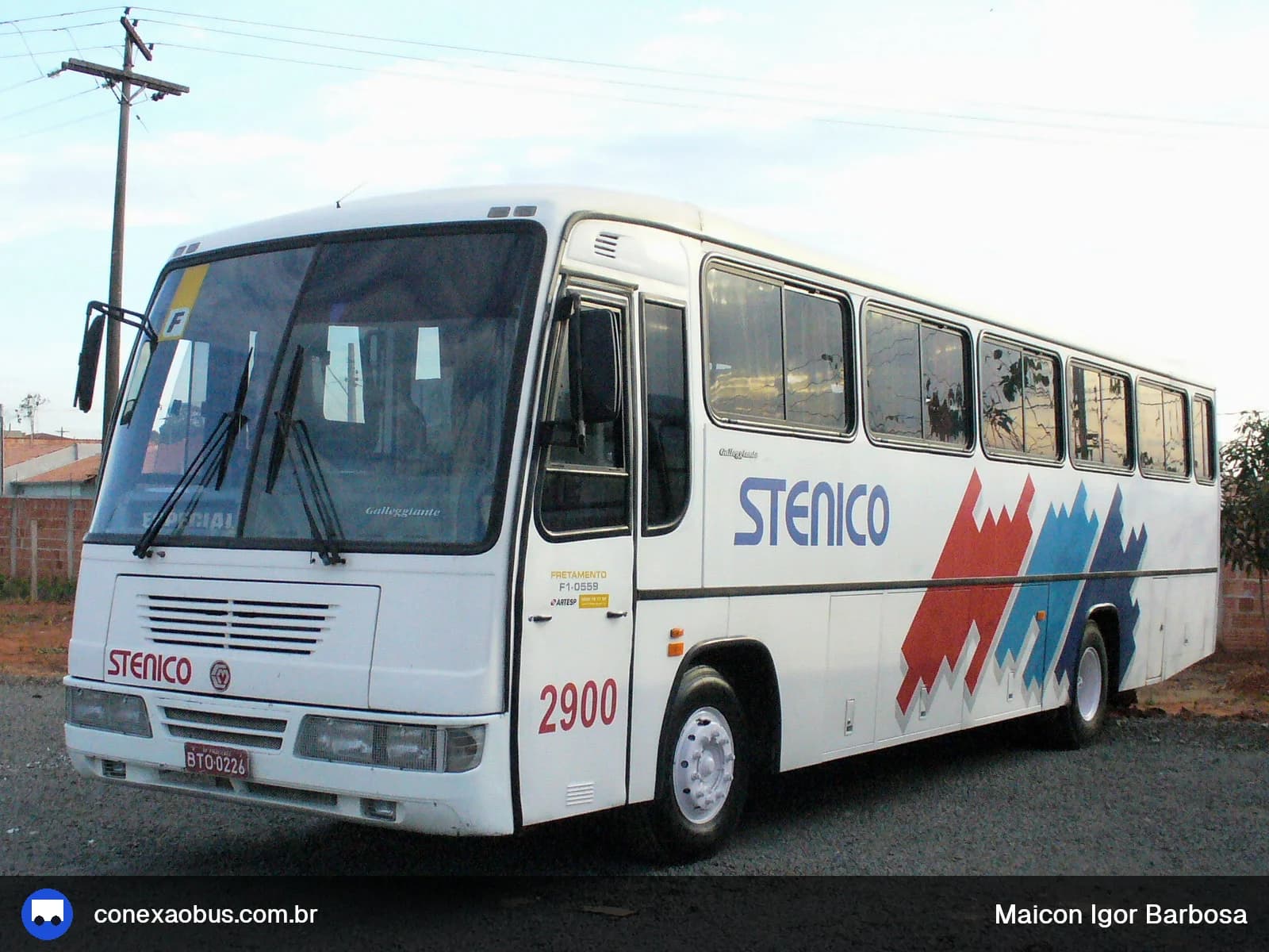 Ônibus Comil Galleggiante 3.40, da Viação Stênico Ltda, prefixo 2900, em Cerquilho-SP