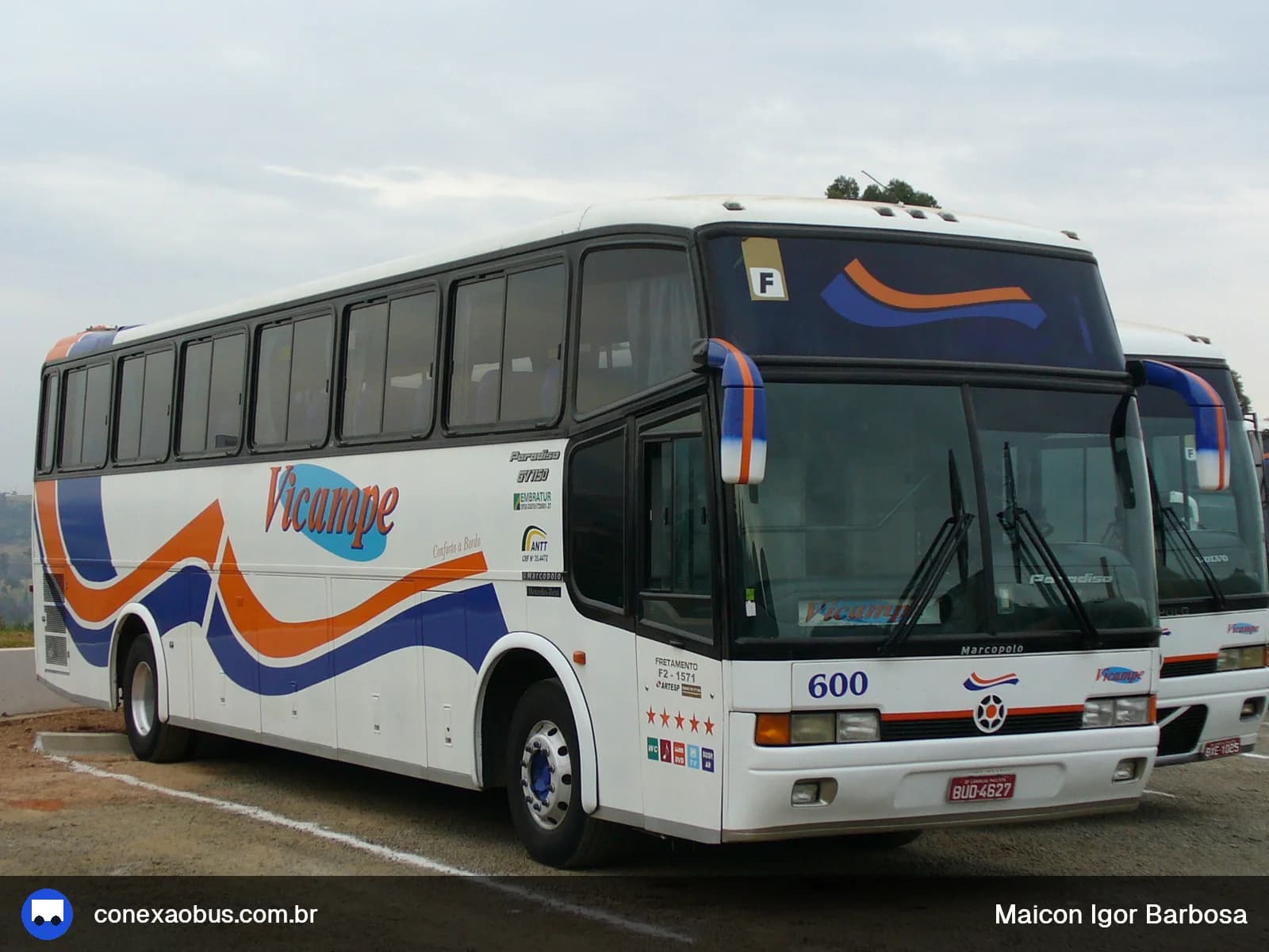 Ônibus Marcopolo Paradiso GV 1150, da Vicampe Transportes e Turismo, prefixo 600, em Laranjal Paulista-SP