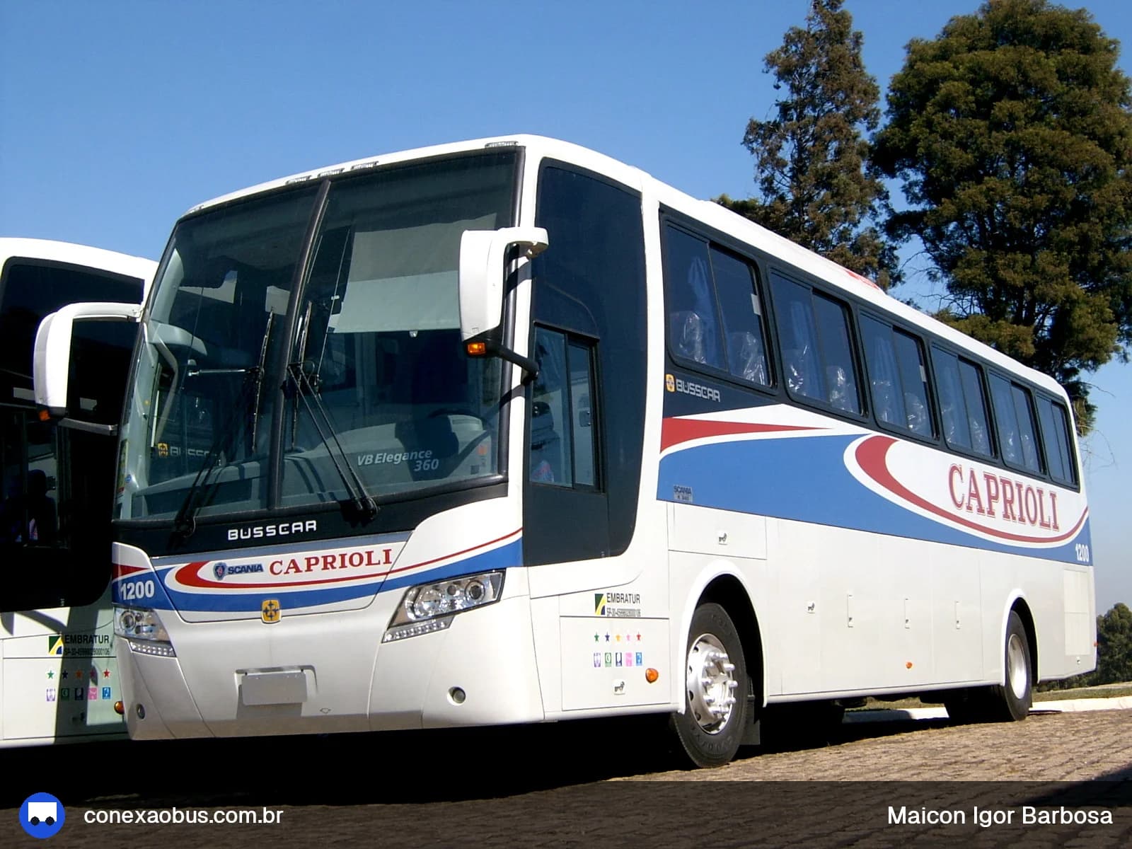 Ônibus Busscar Elegance 360, da Viação Caprioli, prefixo 1200, em Sumaré-SP