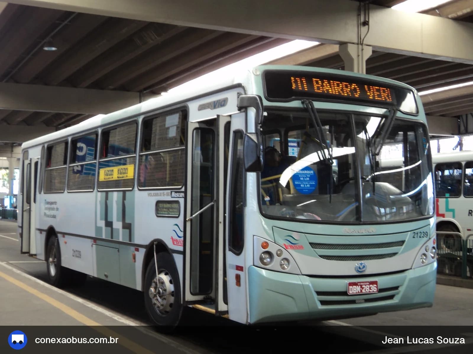 Ônibus Mascarello GRAN Via 2004, da Viação Trevisan e Logística, prefixo 21239, em Piracicaba-SP