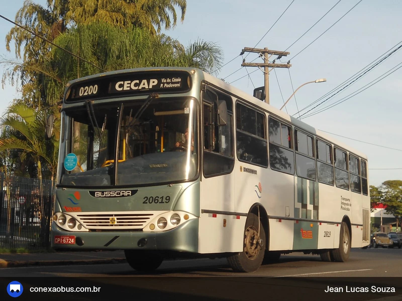 Ônibus Busscar Urbanuss, da Viação Trevisan e Logística, prefixo 20619, em Piracicaba-SP