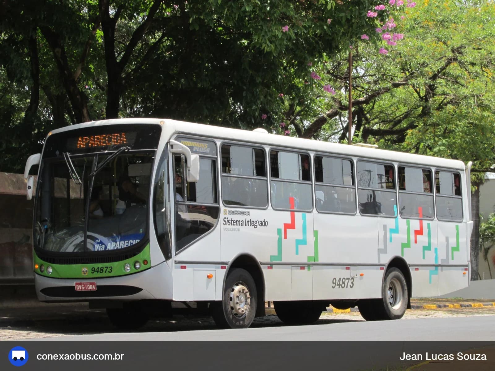 Ônibus Busscar Urbanuss Pluss, da Viação Piracema de Transportes Ltda, prefixo 94873, em Jaboticabal-SP