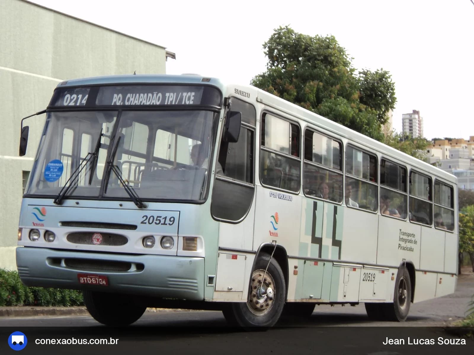 Ônibus Comil Svelto 1996, da Viação Trevisan e Logística, prefixo 20519, em Piracicaba-SP