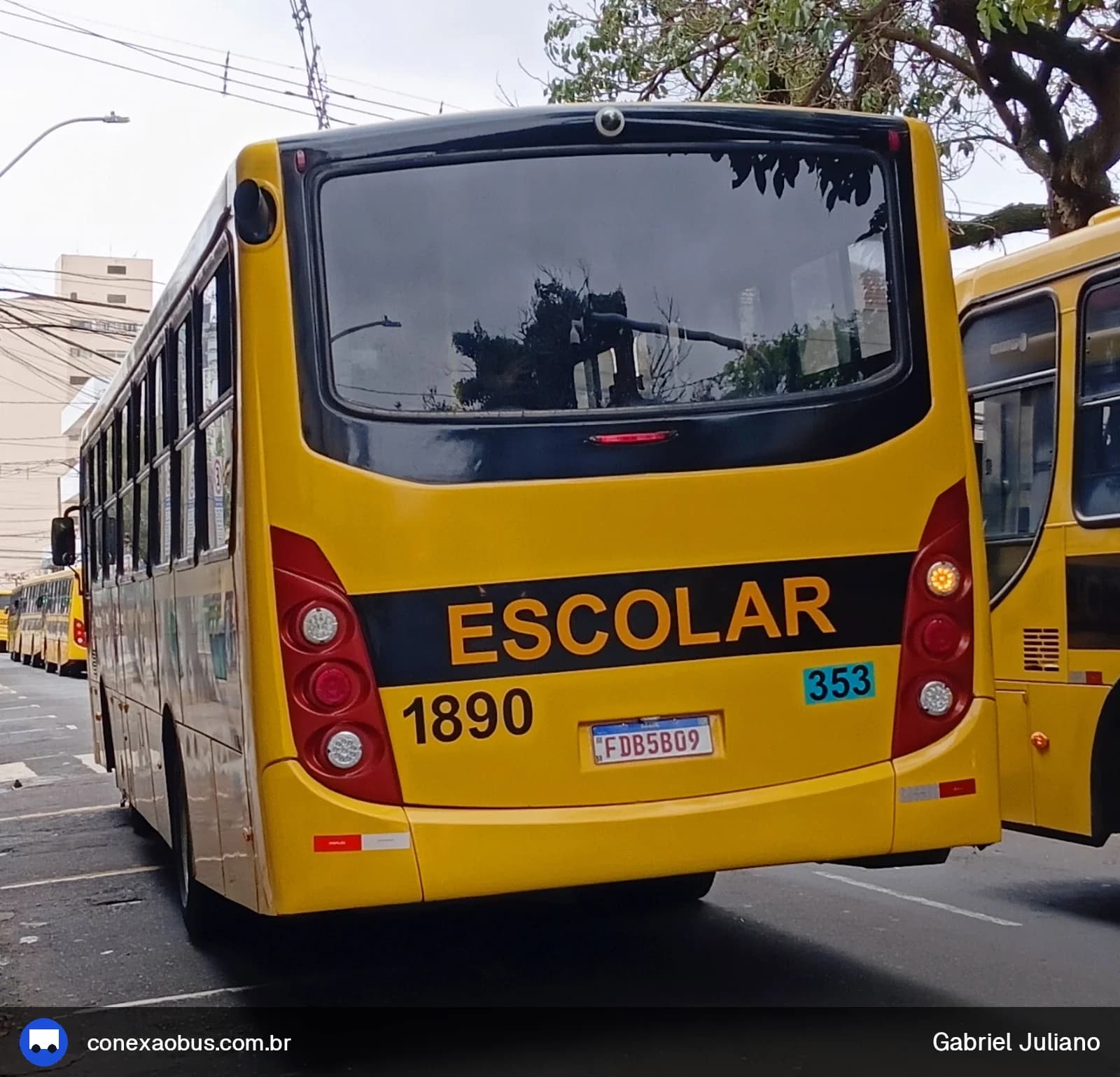 Ônibus CAIO Apache Vip III, da Viação Salire, prefixo 1890, em Piracicaba-SP