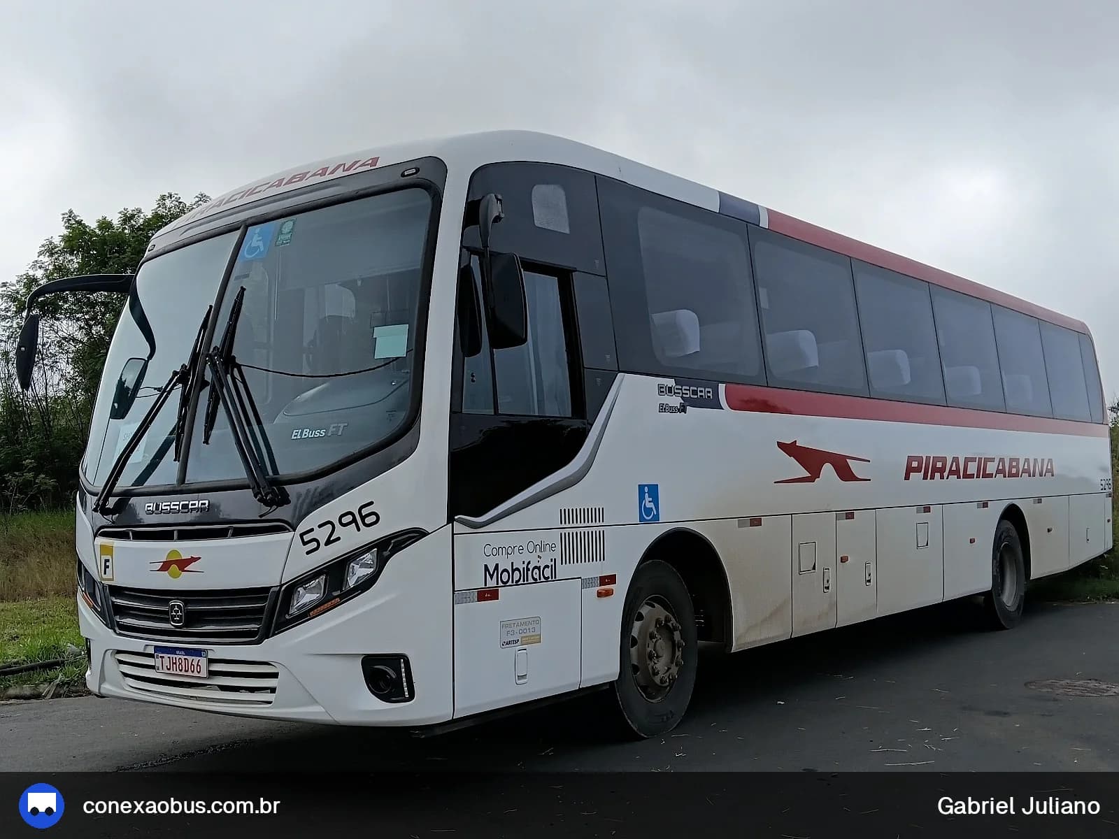 Ônibus Busscar El Buss FT 2021, da Viação Piracicabana, prefixo 5296, em Piracicaba-SP