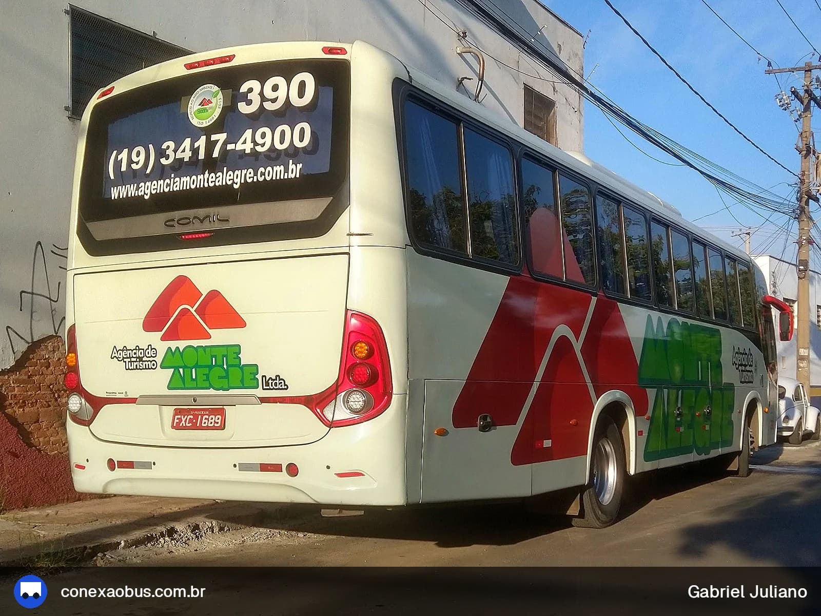 Ônibus Comil Campione 3.25 2014, da Monte Alegre Turismo, prefixo 390, em Piracicaba-SP