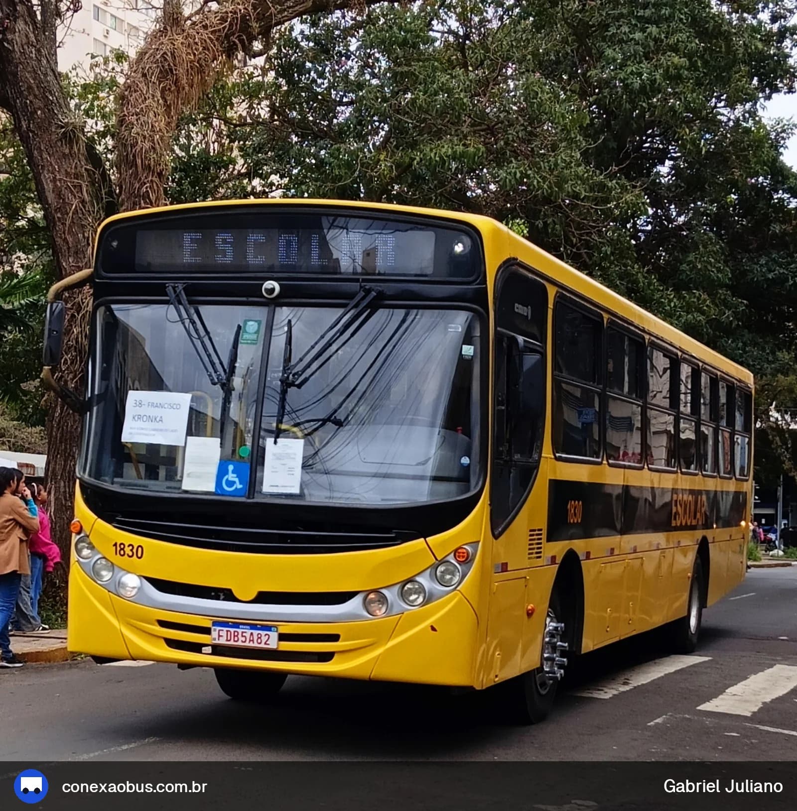 Ônibus CAIO Apache Vip II, da Viação Salire, prefixo 1830, em Piracicaba-SP