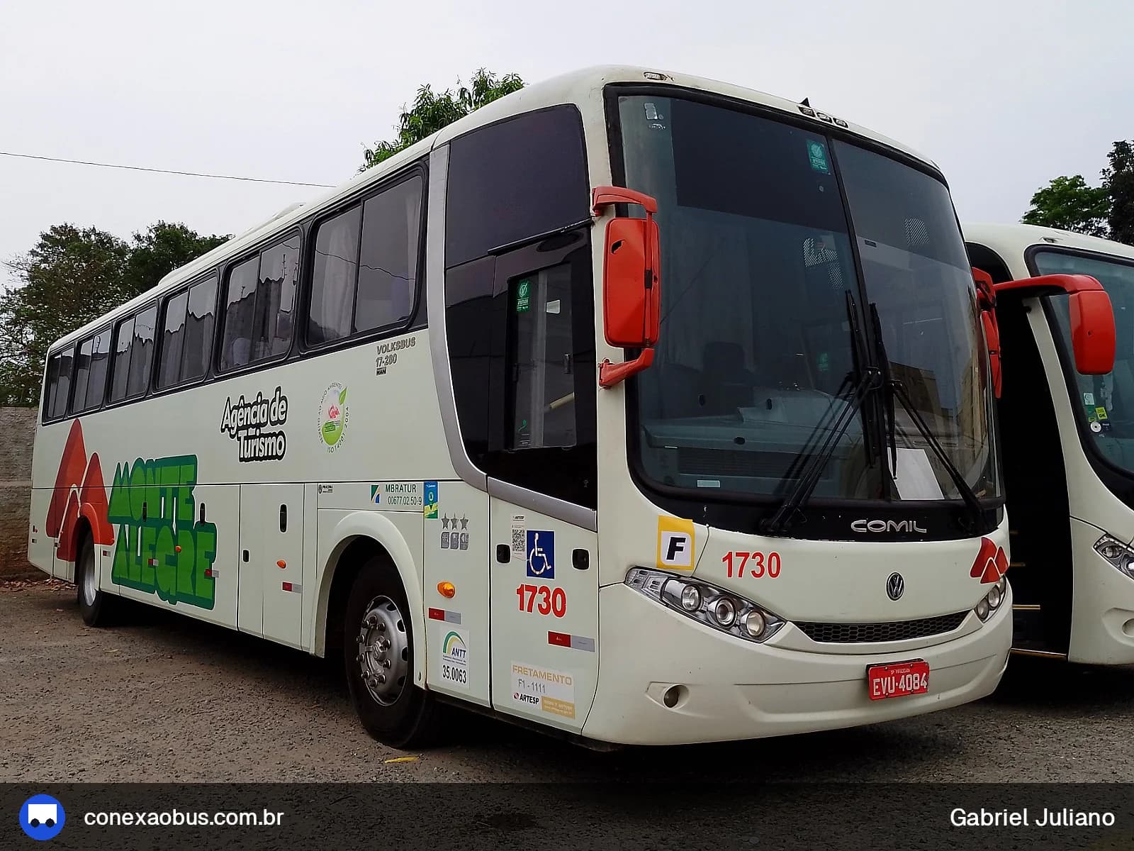 Ônibus Comil Campione 3.45 2011, da Monte Alegre Turismo, prefixo 1730, em Piracicaba-SP