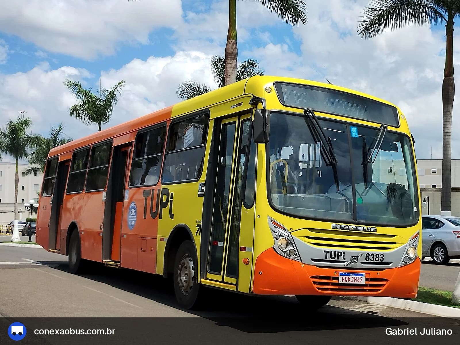 Ônibus Neobus Mega Plus, da TUPi | Transporte Urbano Piracicaba, prefixo 8383, em Piracicaba-SP
