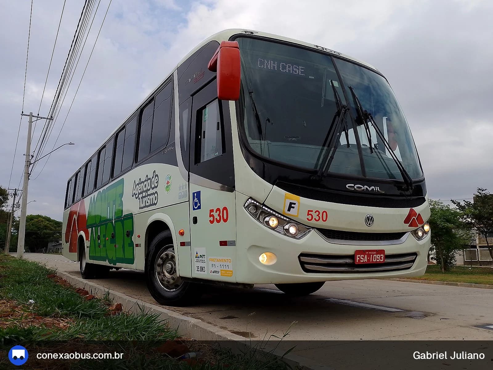 Ônibus Comil Campione 3.25 2014, da Monte Alegre Turismo, prefixo 530, linha CNH / CASE, em Piracicaba-SP