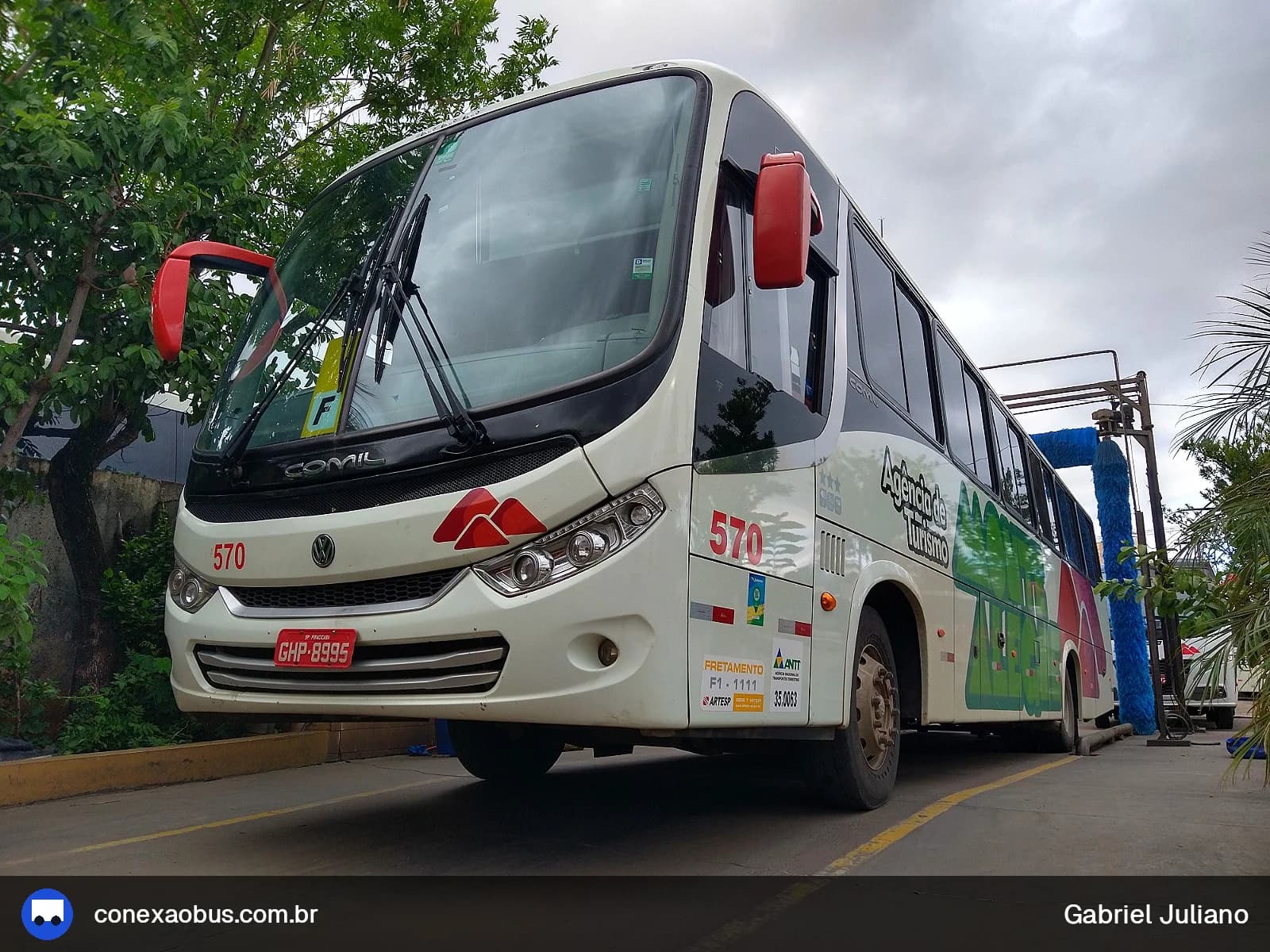 Ônibus Comil Campione 3.25 2014, da Monte Alegre Turismo, prefixo 570, em Piracicaba-SP