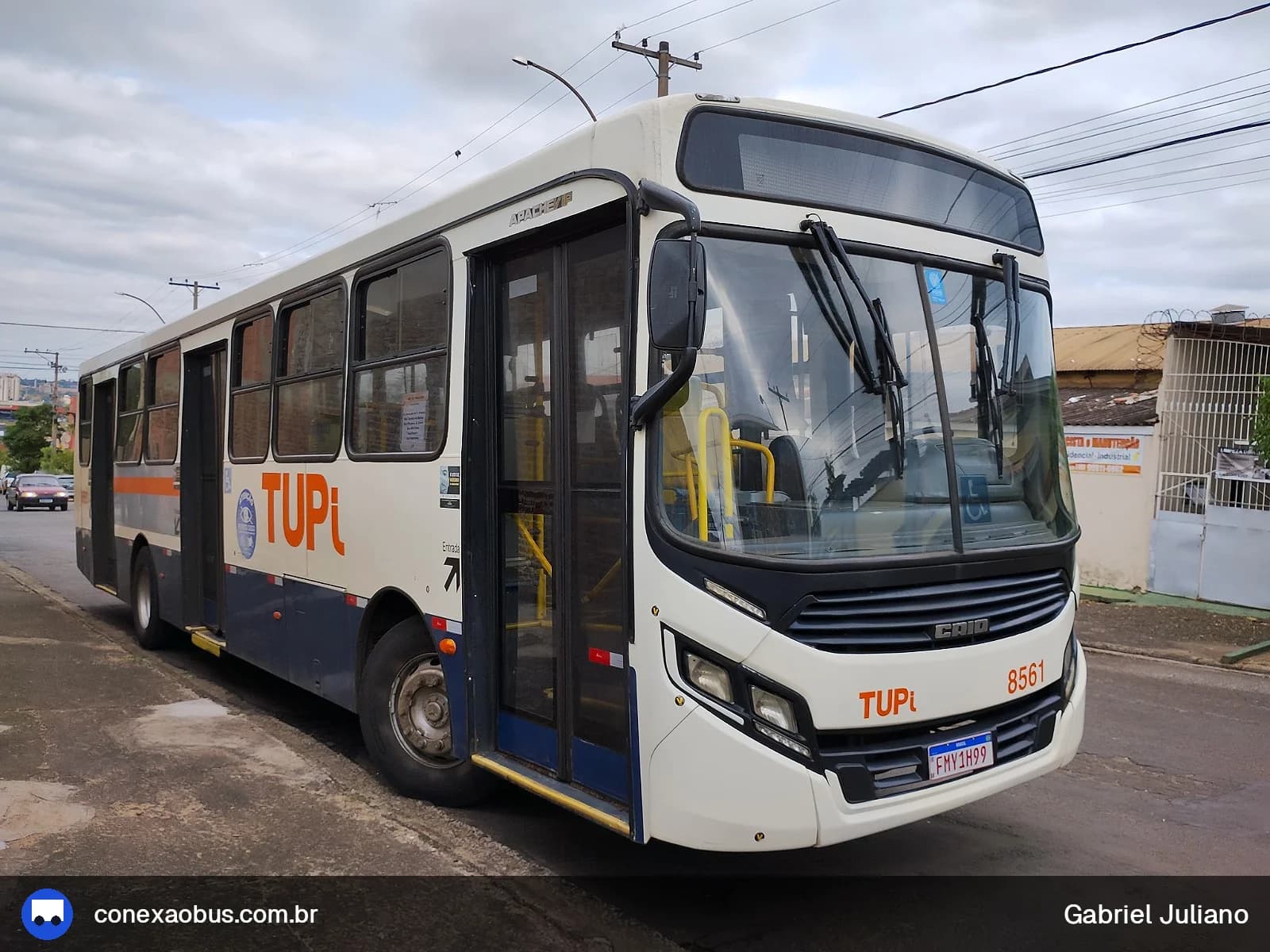 Ônibus CAIO Apache Vip IV, da TUPi | Transporte Urbano Piracicaba, prefixo 8561, em Piracicaba-SP