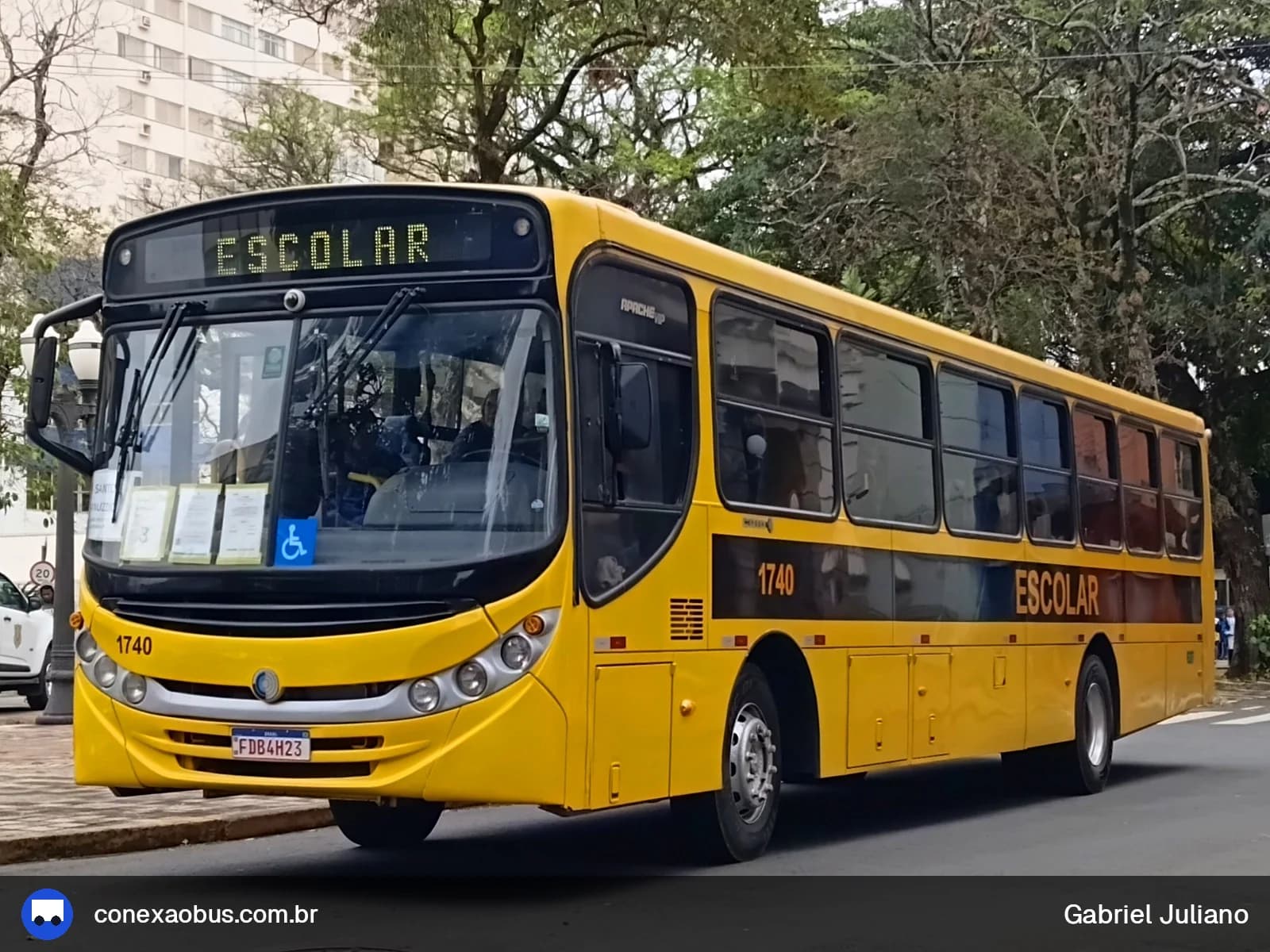 Ônibus CAIO Apache Vip II, da Viação Salire, prefixo 1740, em Piracicaba-SP