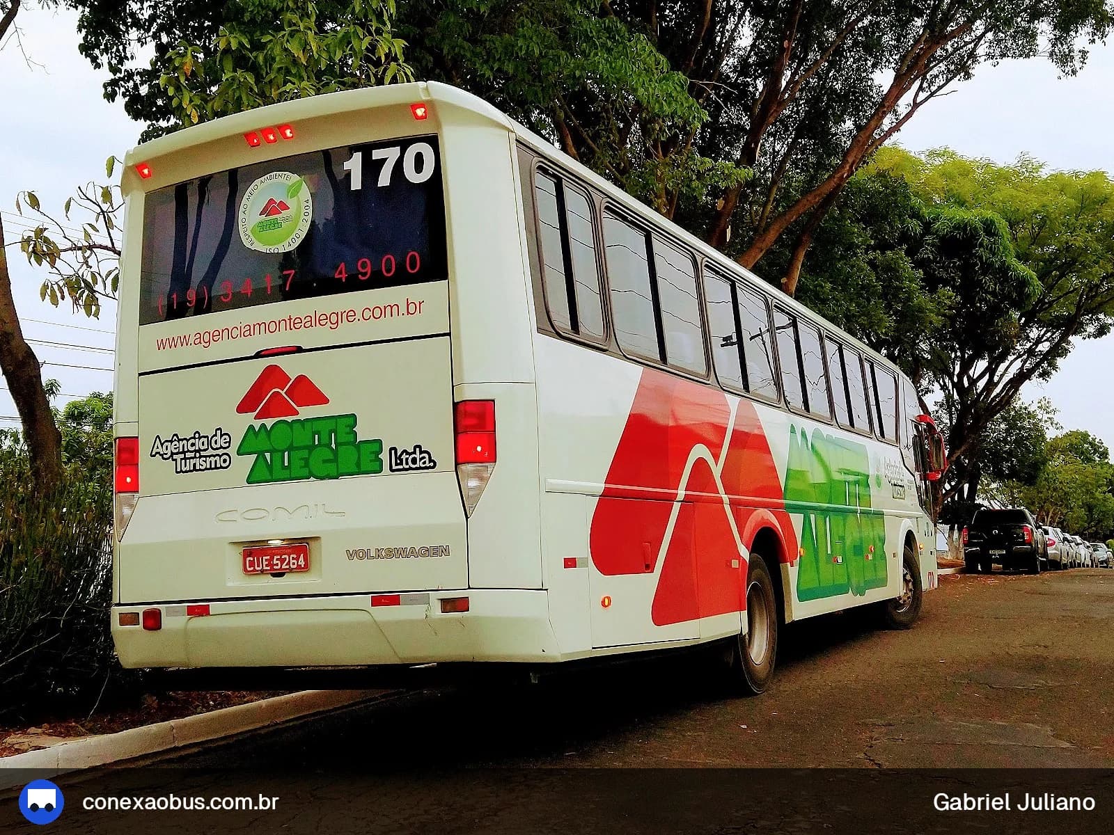 Ônibus Comil Campione Vision 3.25, da Monte Alegre Turismo, prefixo 170, em Piracicaba-SP