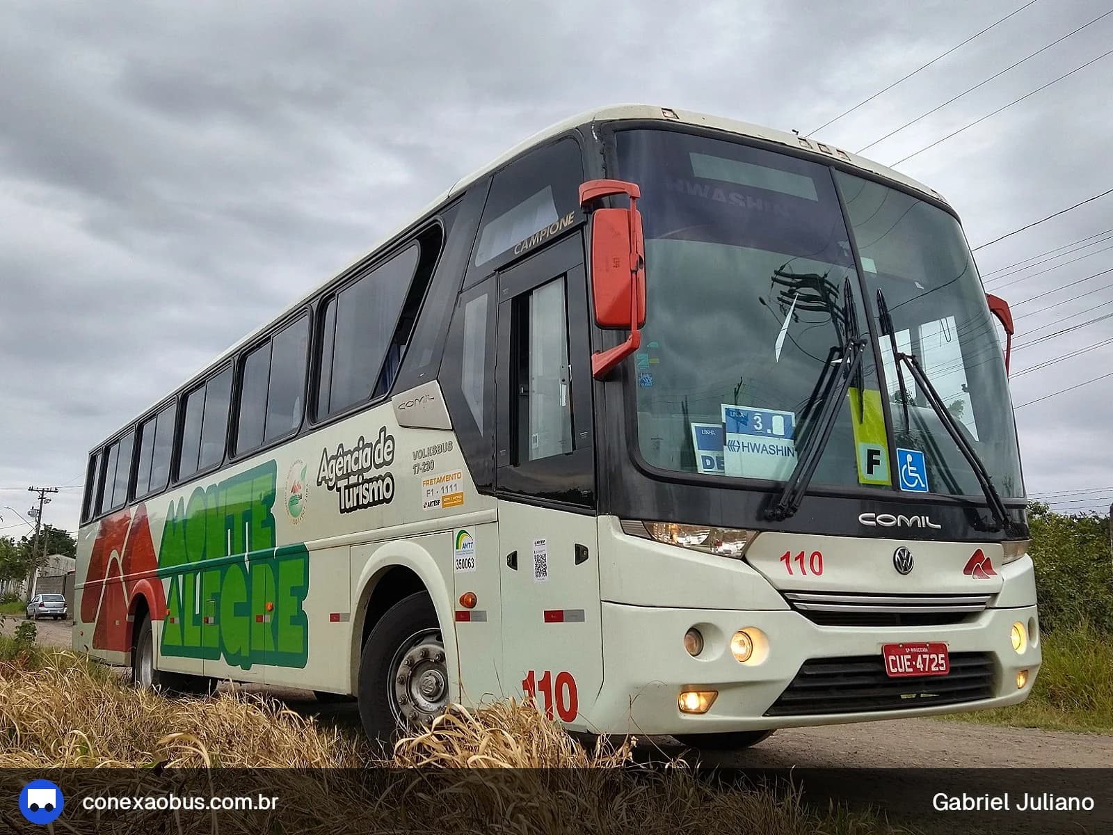 Ônibus Comil Campione Vision 3.25, da Monte Alegre Turismo, prefixo 110, em Piracicaba-SP