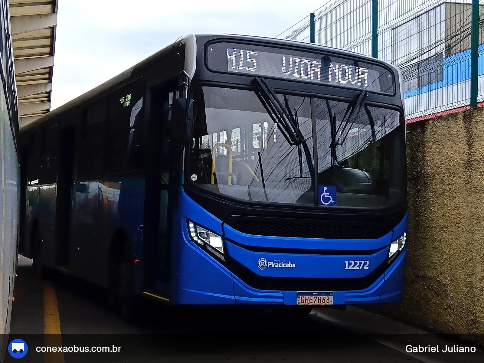 Ônibus CAIO Apache Vip V, da Rápido Sumaré | Pira Mobilidade, prefixo 12272, em Piracicaba-SP