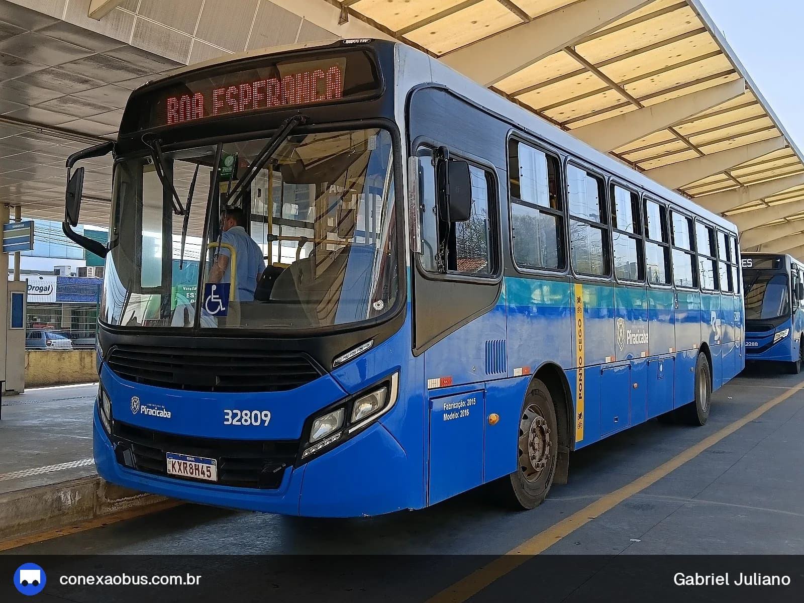 Ônibus CAIO Apache Vip IV, da Rápido Sumaré | Pira Mobilidade, prefixo 32809, linha 404 - BOA ESPERANÇA  via São Luiz, em Piracicaba-SP