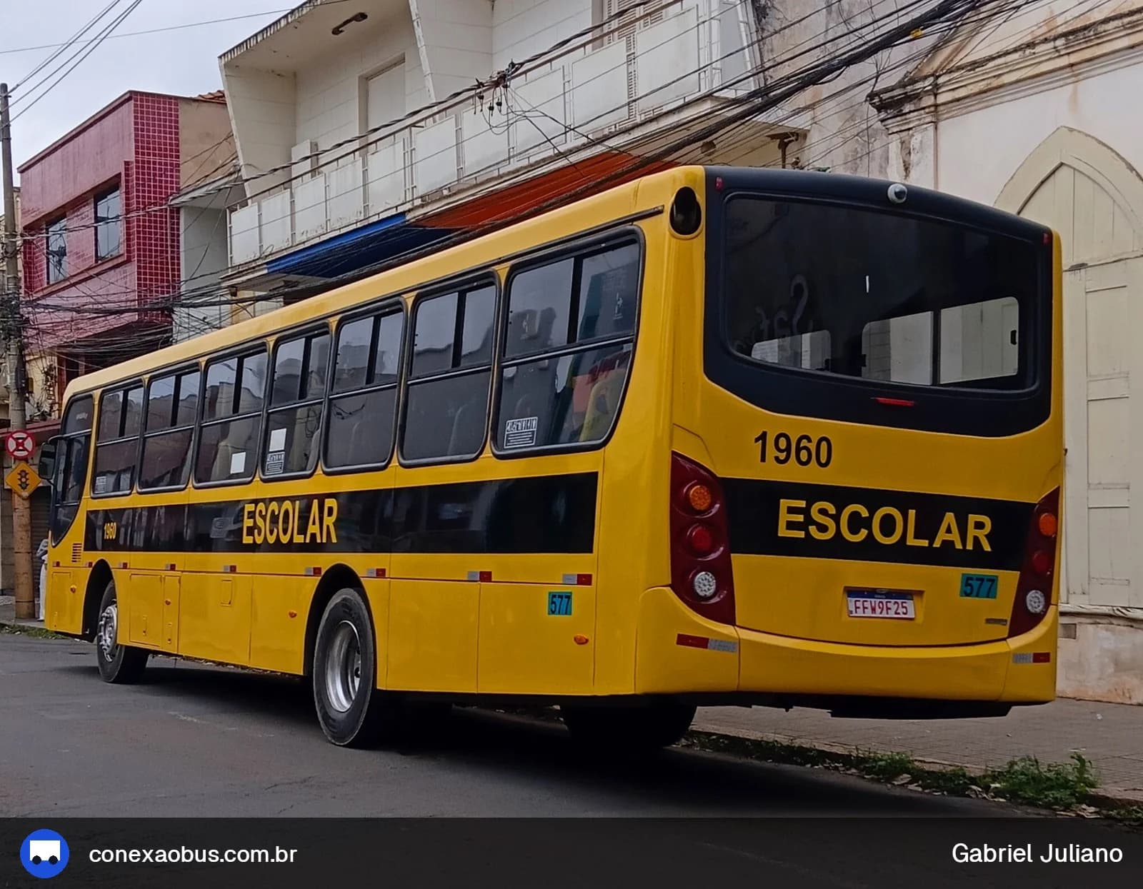Ônibus CAIO Apache Vip III, da Viação Salire, prefixo 1960, em Piracicaba-SP