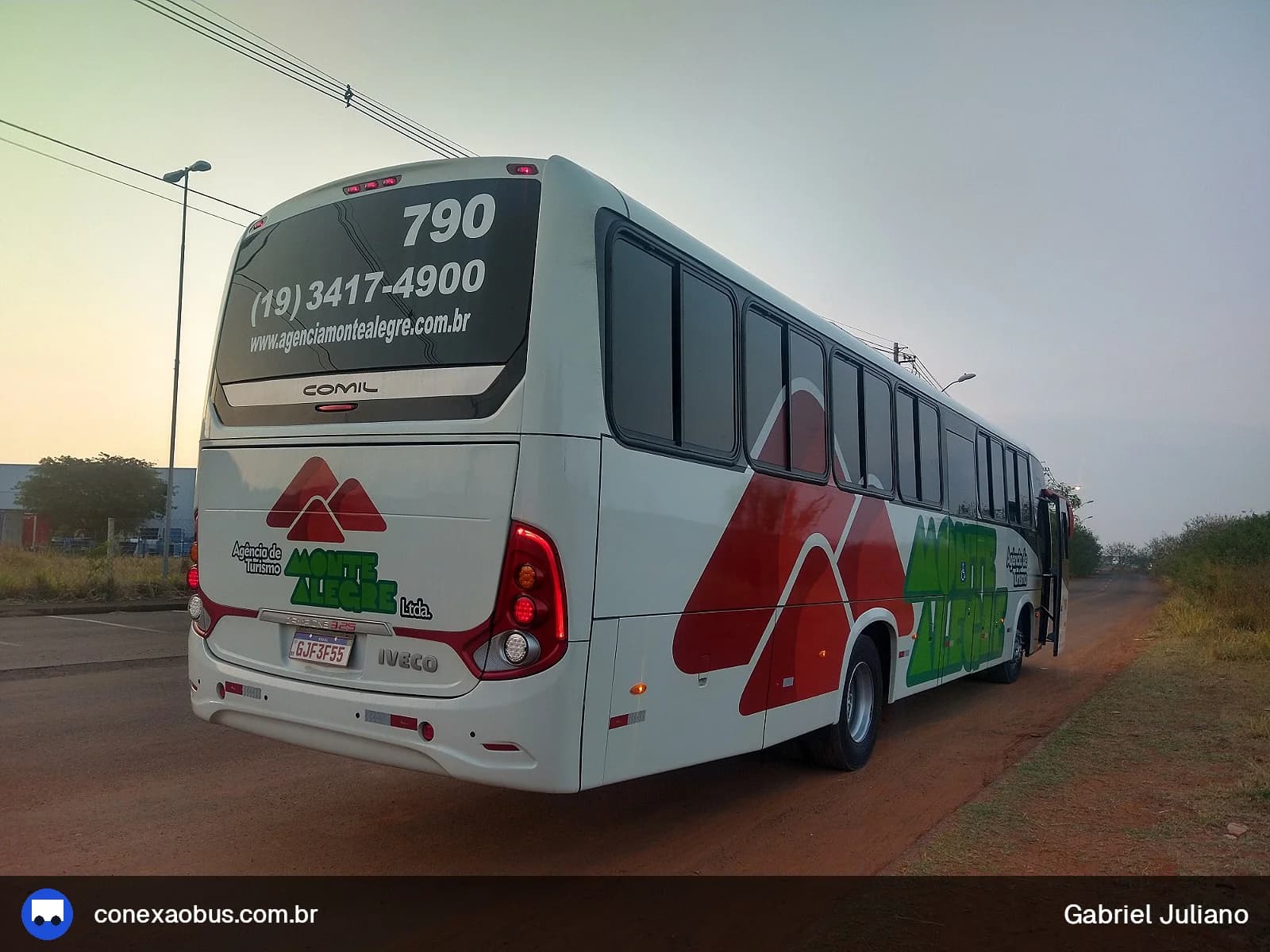 Ônibus Comil Campione 3.25 2014, da Monte Alegre Turismo, prefixo 790, em Piracicaba-SP