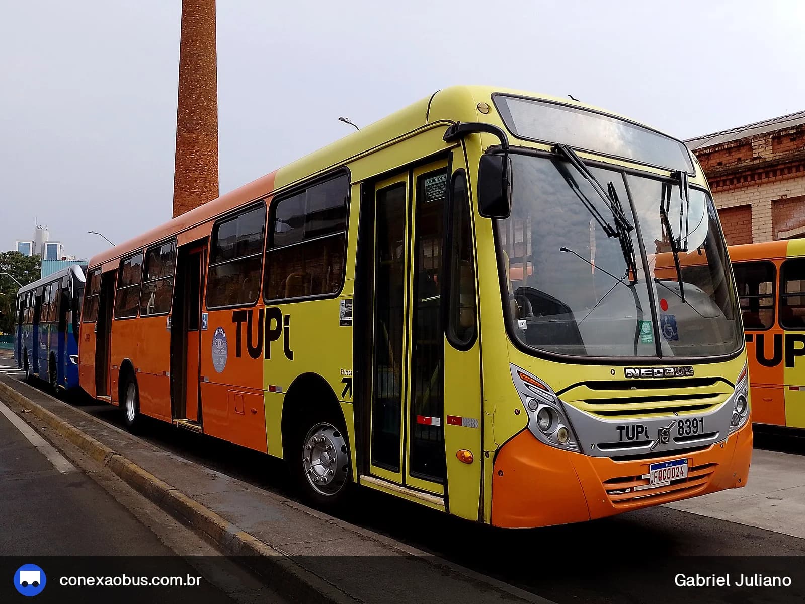 Ônibus Neobus Mega Plus, da TUPi | Transporte Urbano Piracicaba, prefixo 8391, linha RESERVADO, em Piracicaba-SP