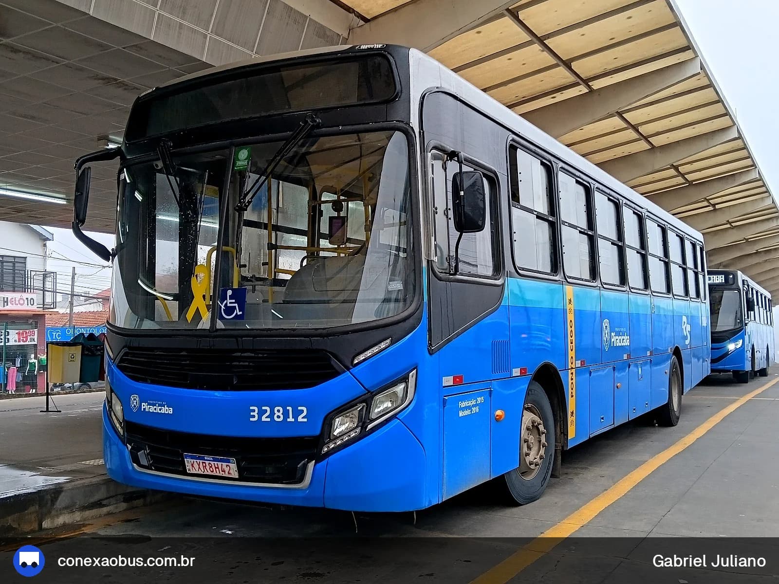 Ônibus CAIO Apache Vip IV, da Rápido Sumaré | Pira Mobilidade, prefixo 32812, em Piracicaba-SP
