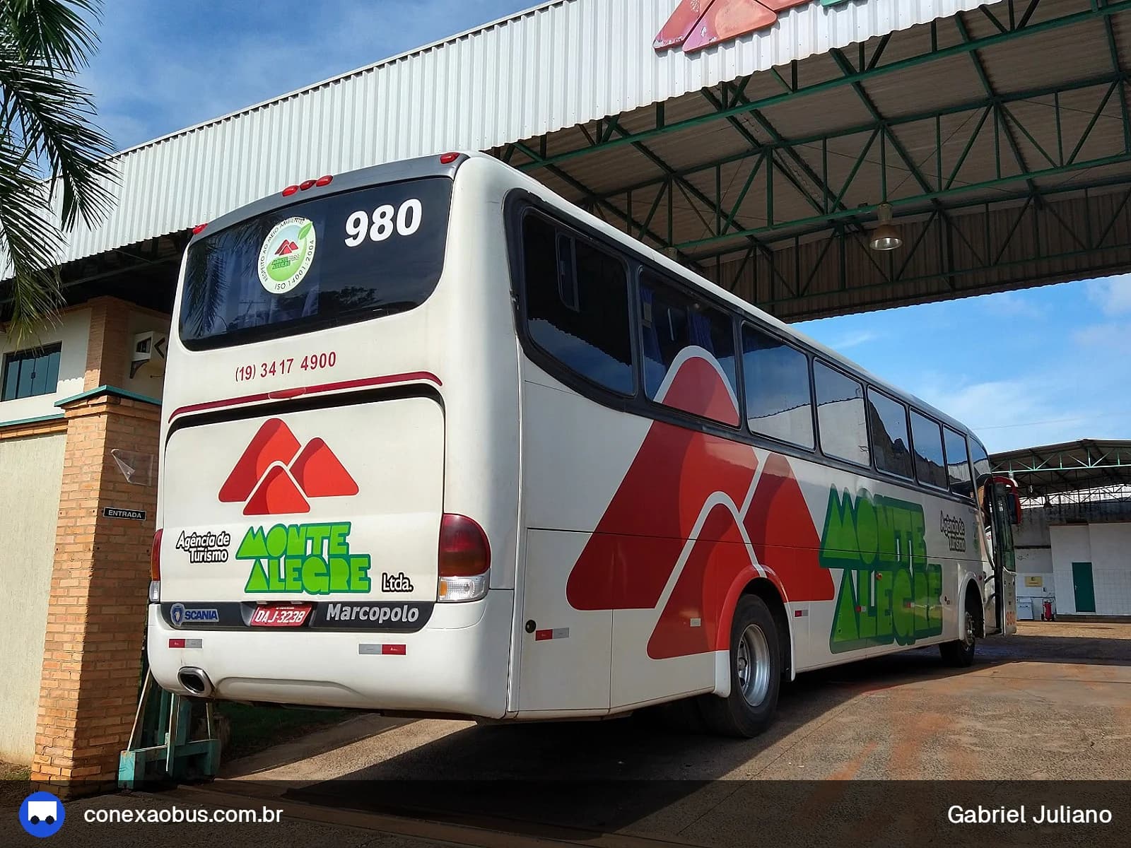 Ônibus Marcopolo Viaggio G6 1050, da Monte Alegre Turismo, prefixo 980, em Piracicaba-SP