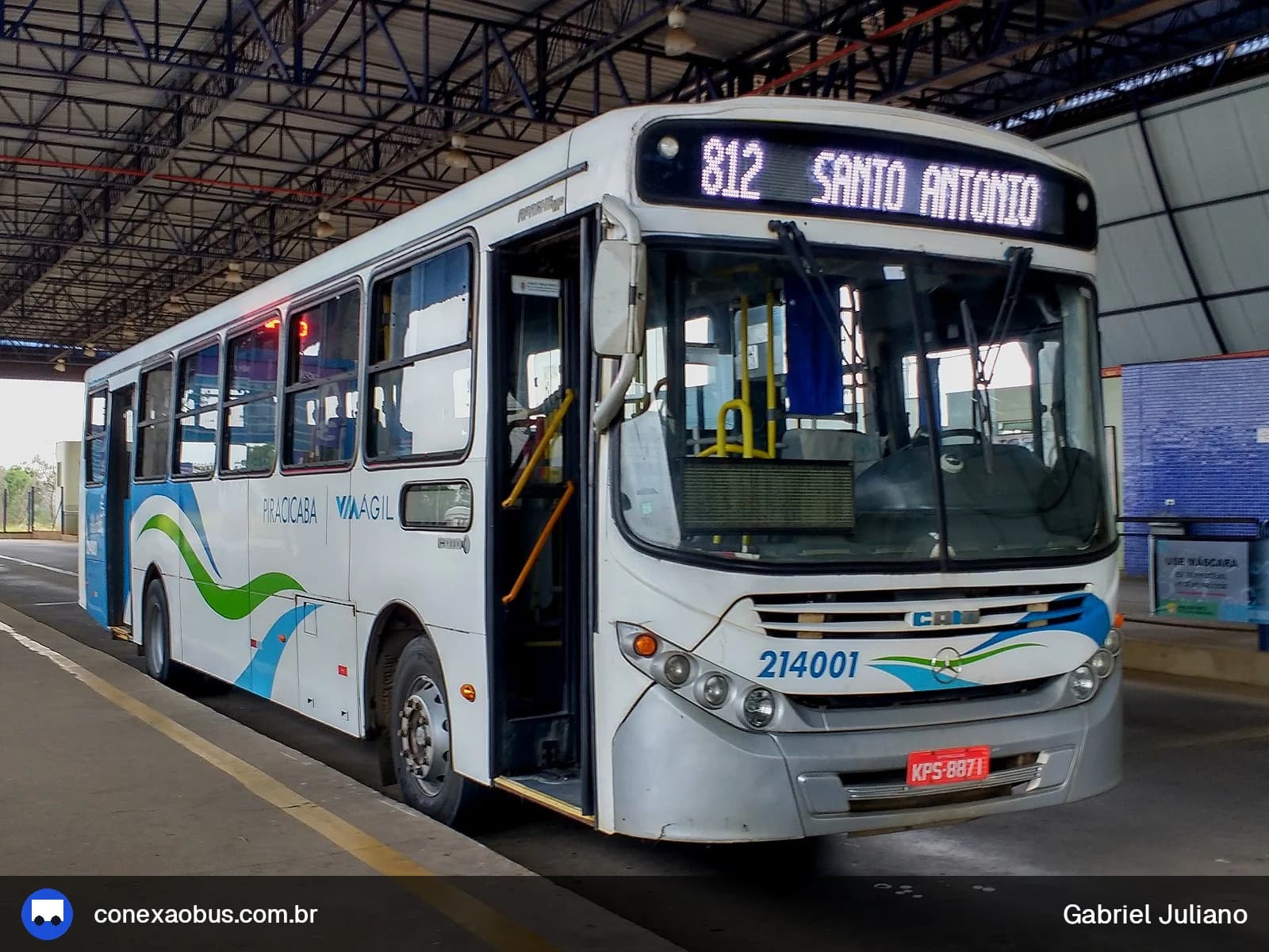 Ônibus CAIO Apache Vip III, da Via Ágil | Transporte Coletivo de Piracicaba, prefixo 214001, em Piracicaba-SP