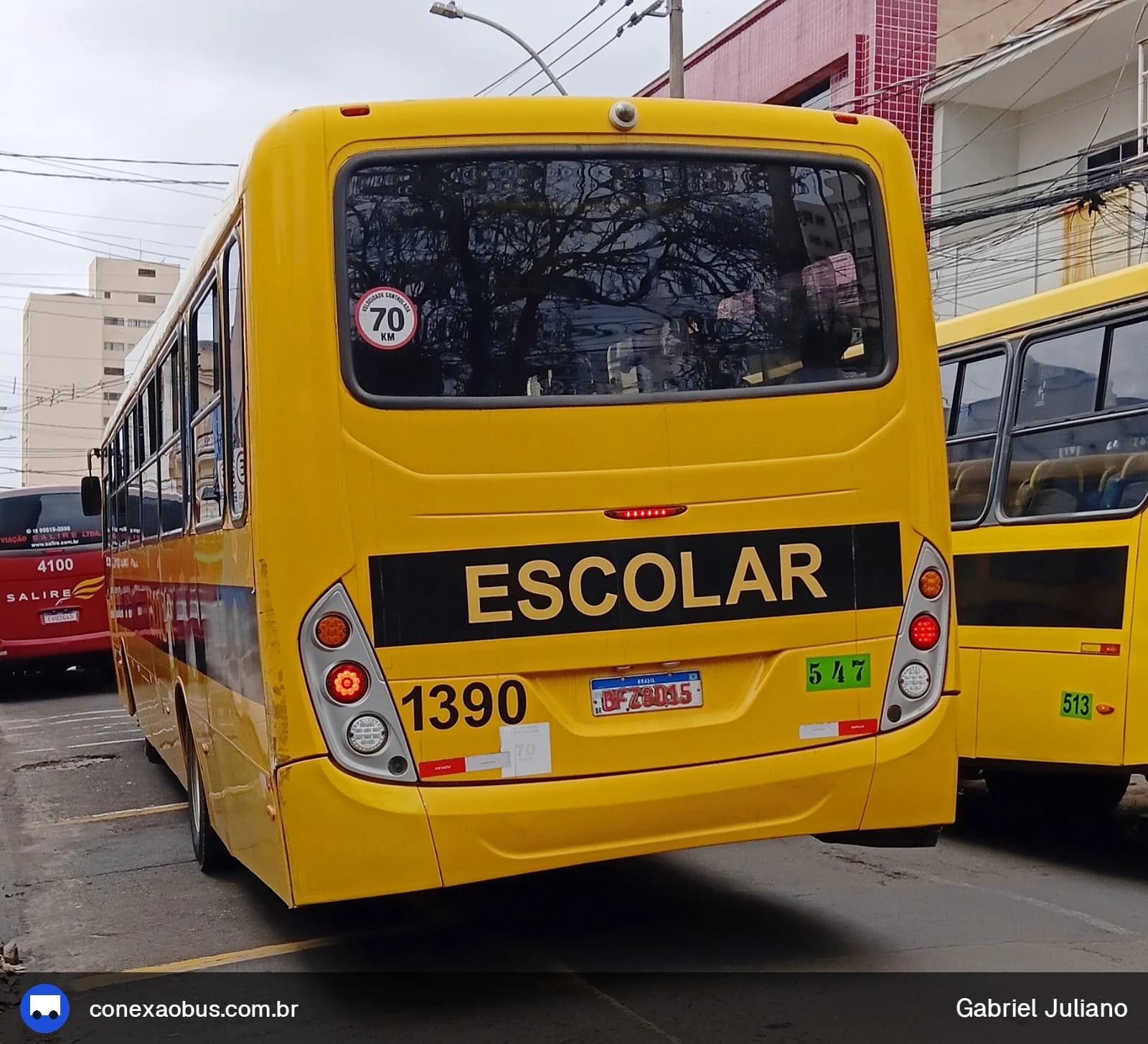 Ônibus Comil Svelto 2012, da Viação Salire, prefixo 1390, em Piracicaba-SP