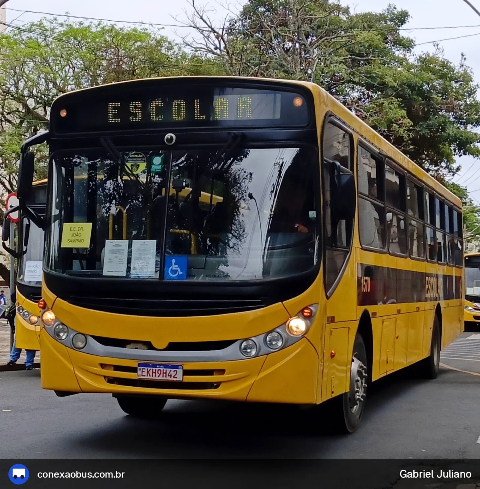 Ônibus CAIO Apache Vip II, da Viação Salire, prefixo 1570, em Piracicaba-SP