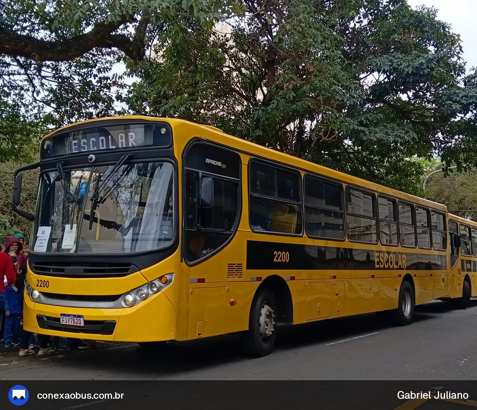Ônibus CAIO Apache Vip III, da Viação Salire, prefixo 2200, em Piracicaba-SP