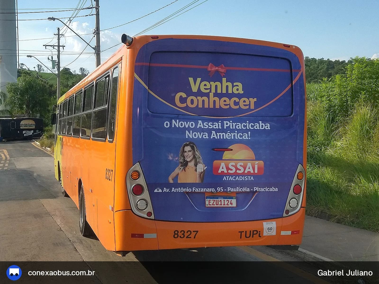 Ônibus Comil Svelto 2012, da TUPi | Transporte Urbano Piracicaba, prefixo 8327, em Piracicaba-SP