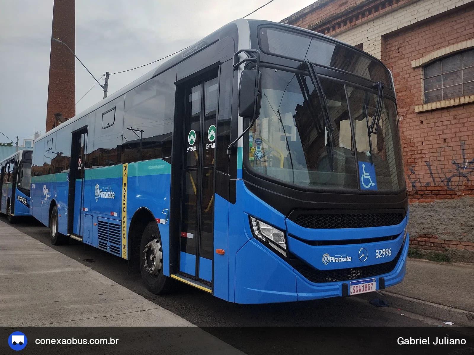 Ônibus CAIO Apache Vip V, da Rápido Sumaré | Pira Mobilidade, prefixo 32996, em Piracicaba-SP