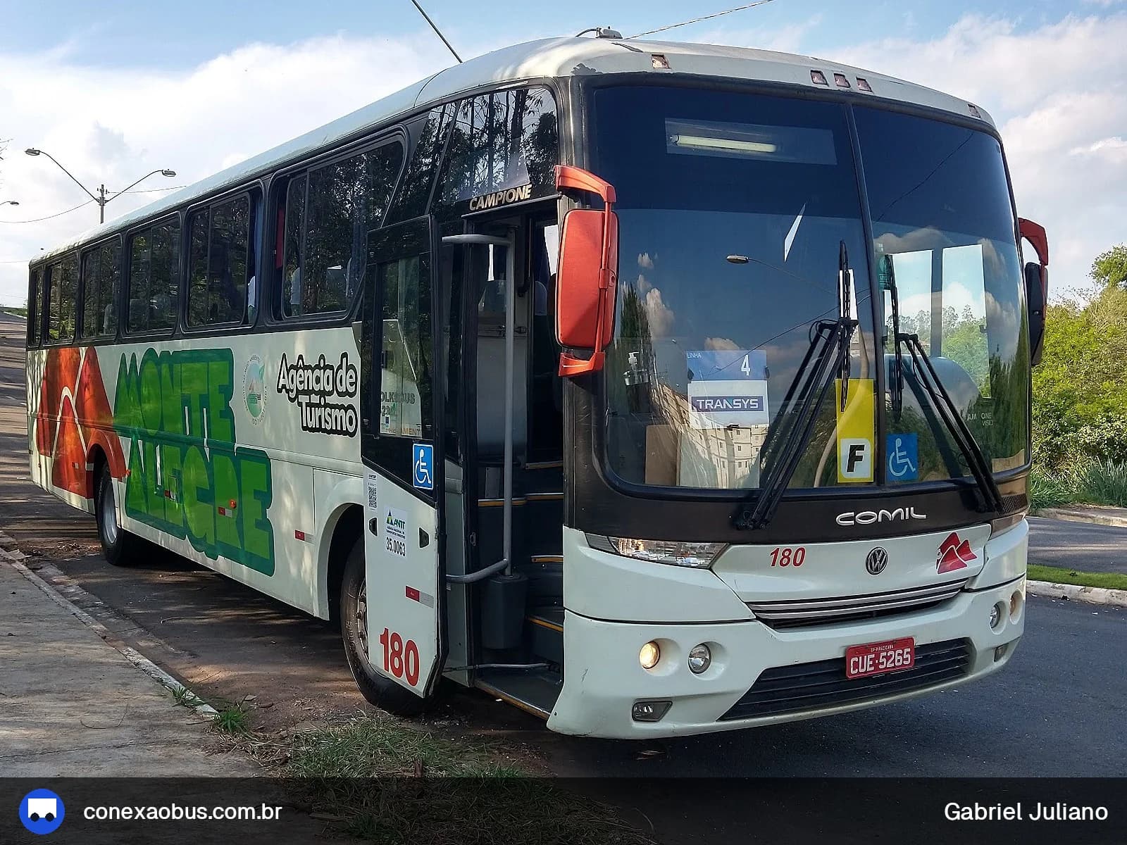 Ônibus Comil Campione Vision 3.25, da Monte Alegre Turismo, prefixo 180, linha 4 - TRANSYS, em Piracicaba-SP
