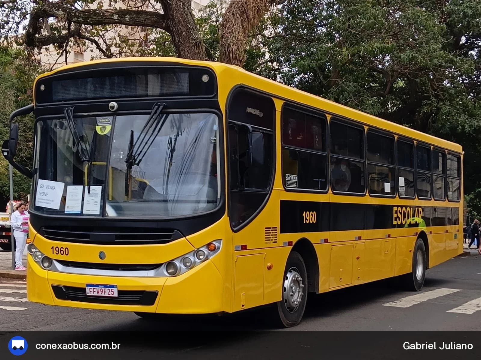 Ônibus CAIO Apache Vip III, da Viação Salire, prefixo 1960, em Piracicaba-SP