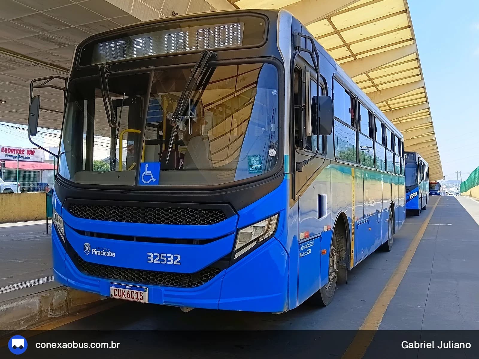 Ônibus CAIO Apache Vip V, da Rápido Sumaré | Pira Mobilidade, prefixo 32532, linha 410 - PQ ORLANDA / Terminal Vila Sônia, em Piracicaba-SP