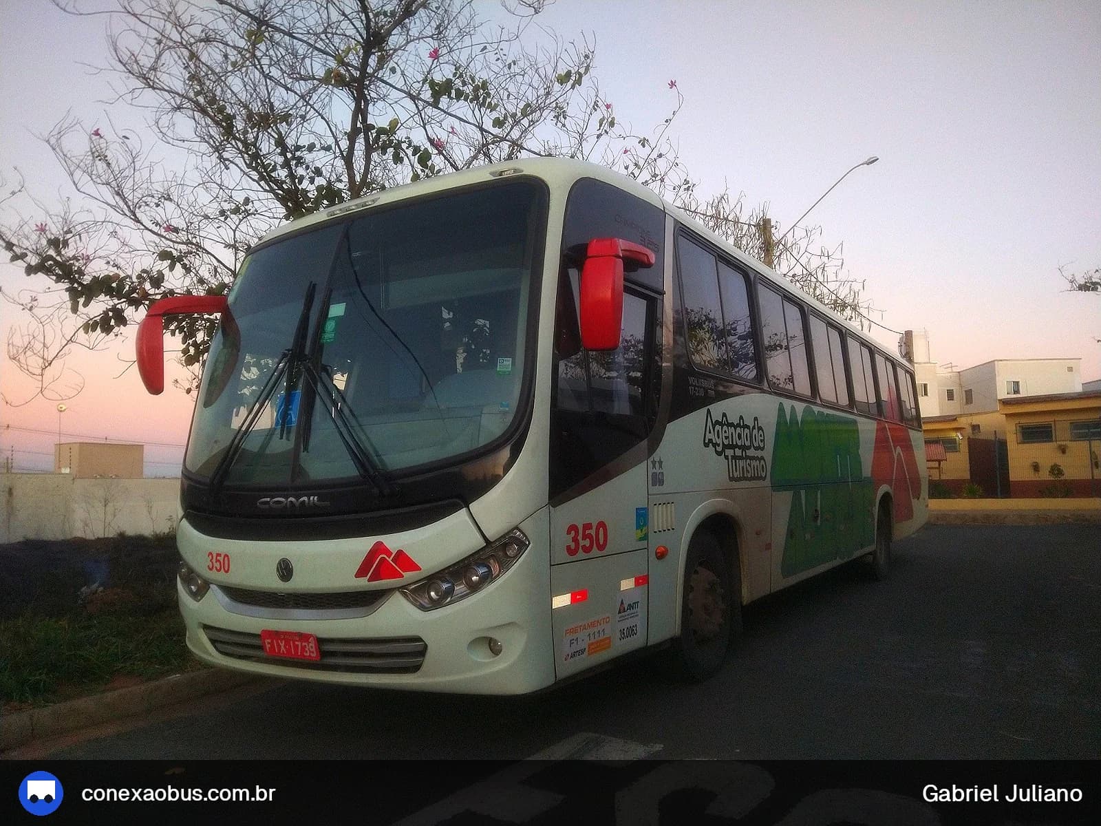 Ônibus Comil Campione 3.25 2014, da Monte Alegre Turismo, prefixo 350, em Piracicaba-SP