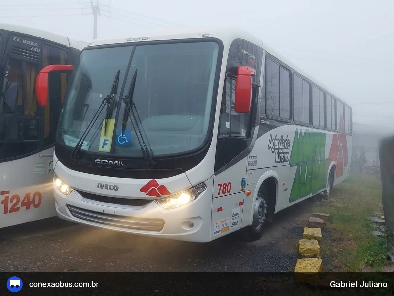 Ônibus Comil Campione 3.25 2014, da Monte Alegre Turismo, prefixo 780, em Piracicaba-SP