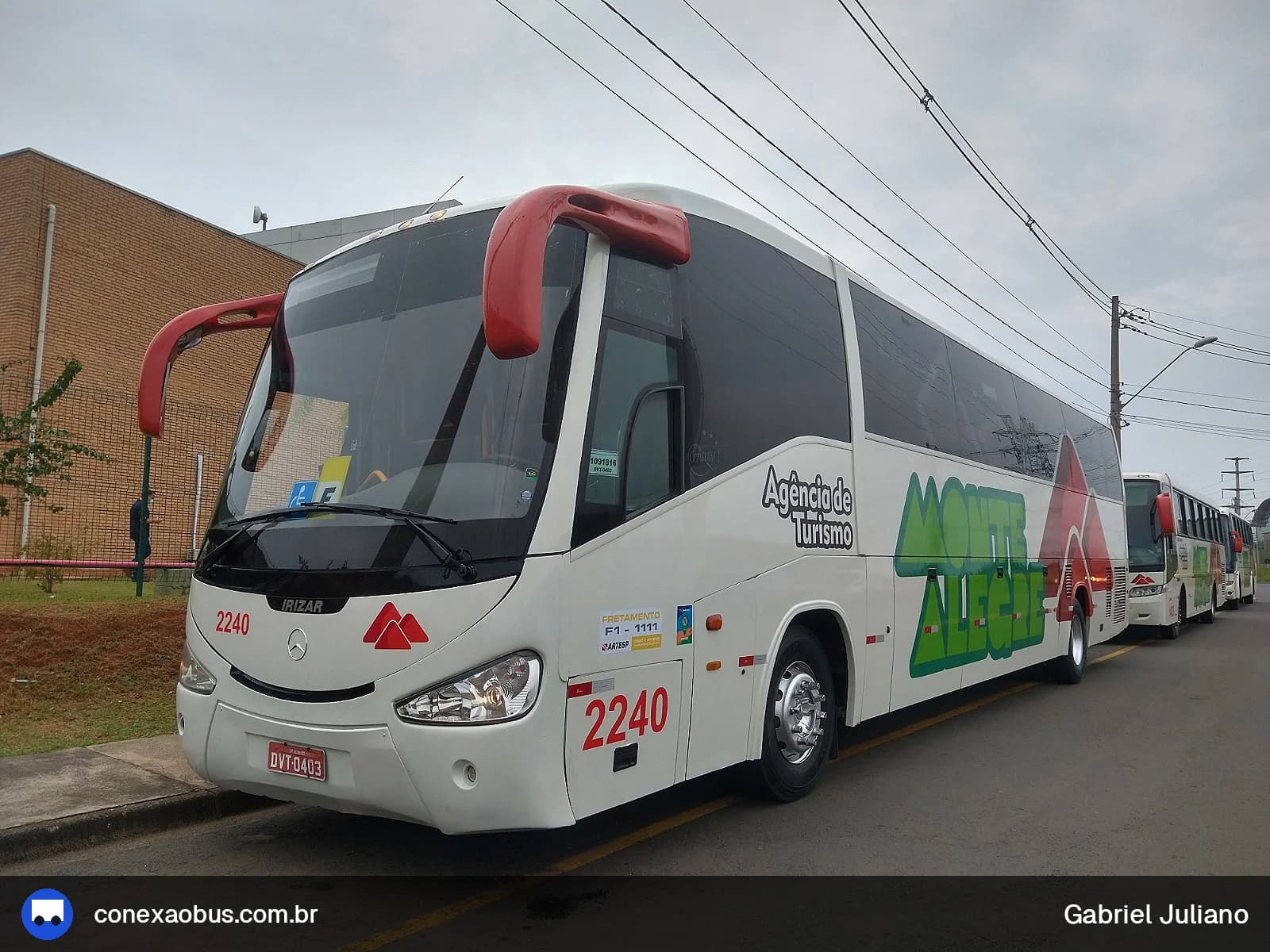 Ônibus Irizar Century 370, da Monte Alegre Turismo, prefixo 2240, linha MSB, em Piracicaba-SP