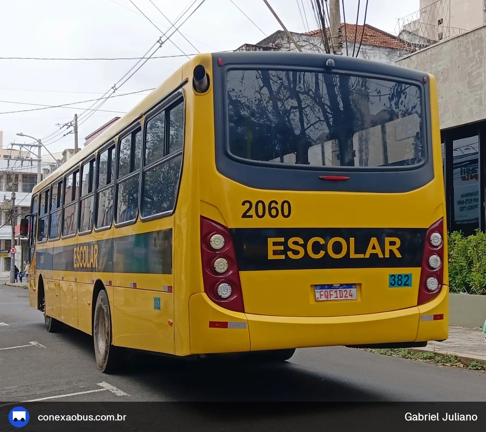 Ônibus CAIO Apache Vip III, da Viação Salire, prefixo 2060, em Piracicaba-SP