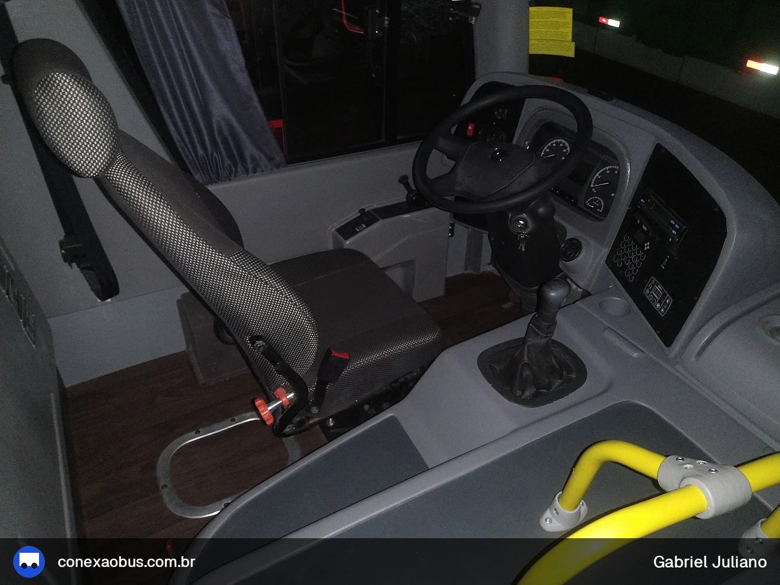 Ônibus Comil Campione 3.25 2014, da Monte Alegre Turismo, prefixo 1630, em Piracicaba-SP