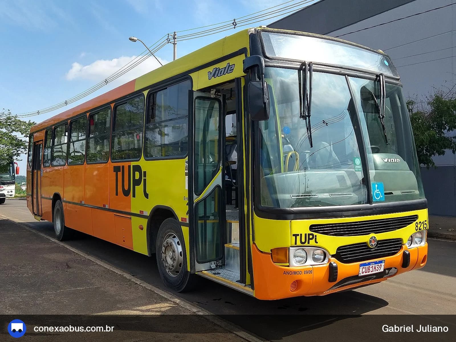 Ônibus Marcopolo Viale, da TUPi | Transporte Urbano Piracicaba, prefixo 8215, em Piracicaba-SP