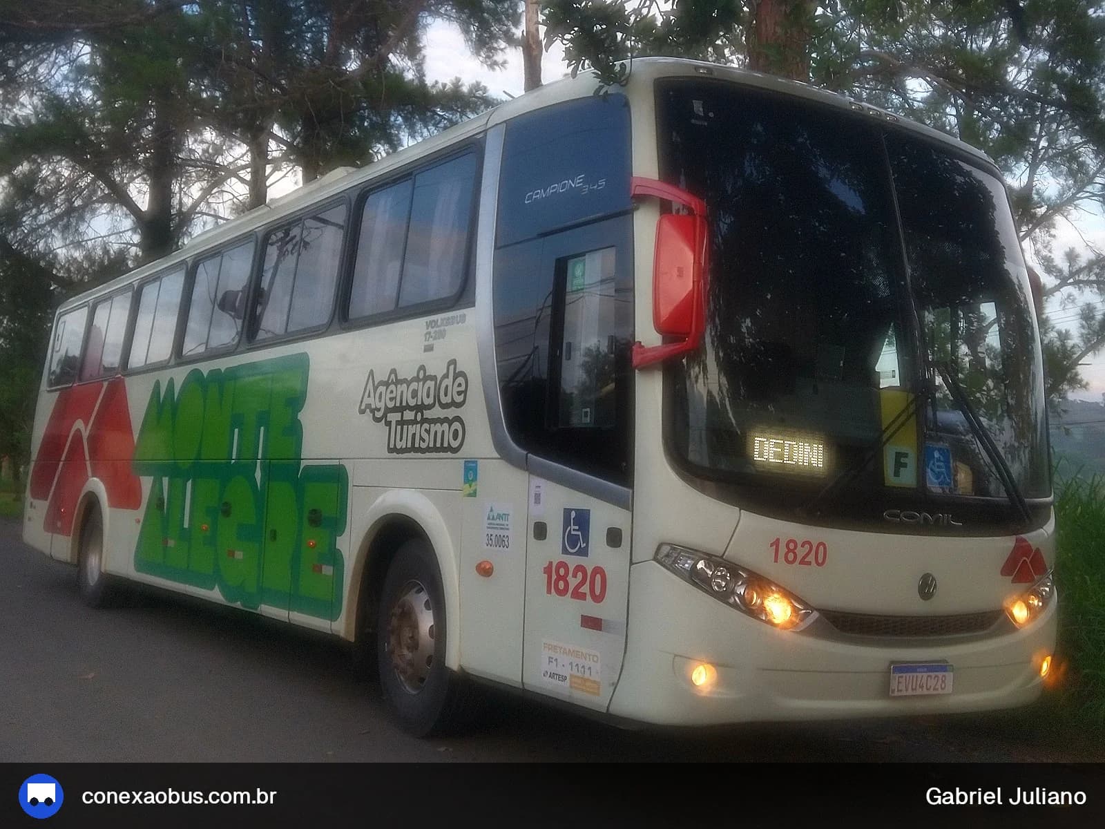Ônibus Comil Campione 3.45 2011, da Monte Alegre Turismo, prefixo 1820, em Piracicaba-SP