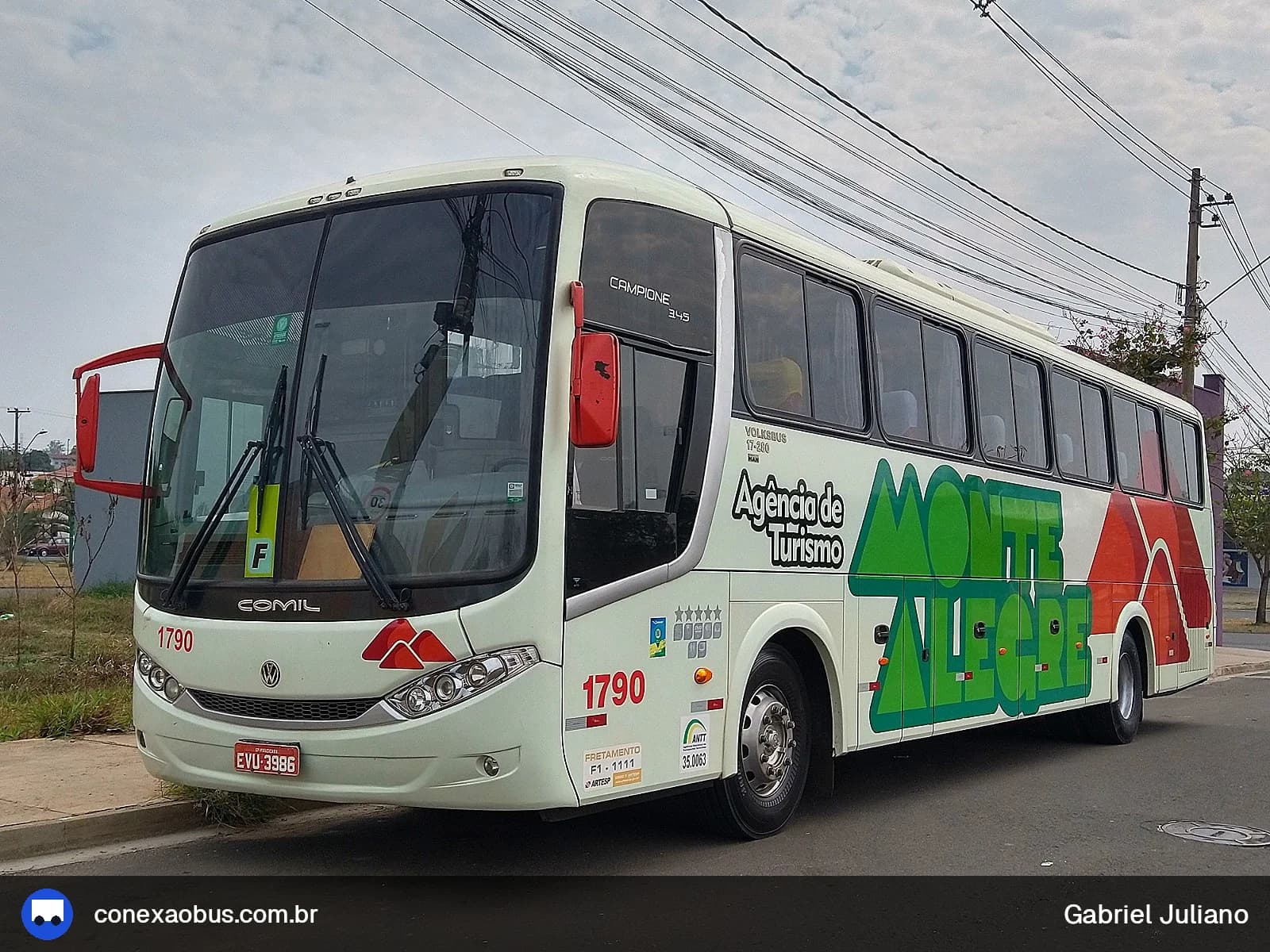 Ônibus Comil Campione 3.45 2011, da Monte Alegre Turismo, prefixo 1790, em Piracicaba-SP