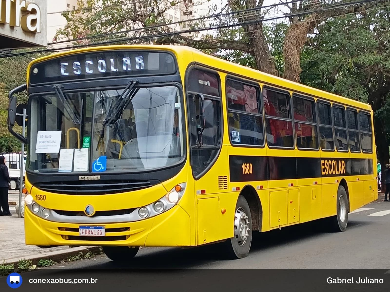 Ônibus CAIO Apache Vip II, da Viação Salire, prefixo 1680, em Piracicaba-SP