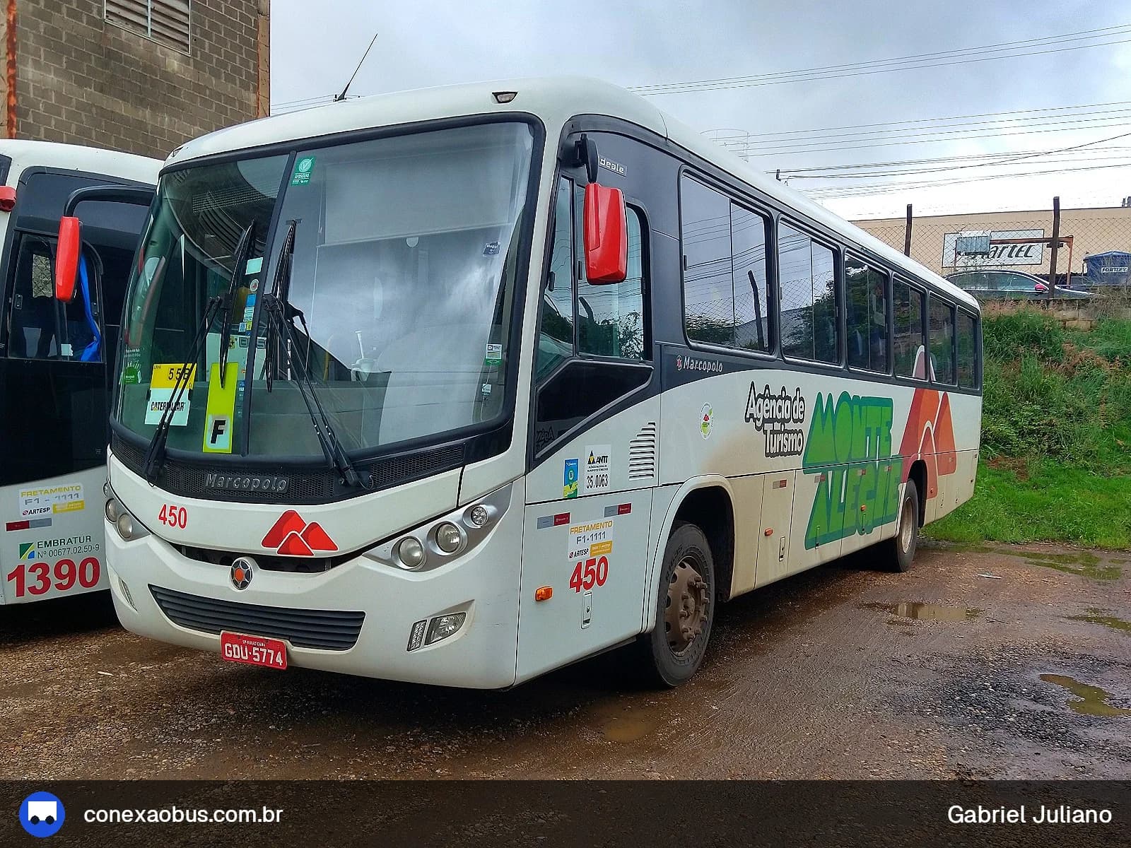 Ônibus Marcopolo IDEALE 2015, da Monte Alegre Turismo, prefixo 450, em Piracicaba-SP