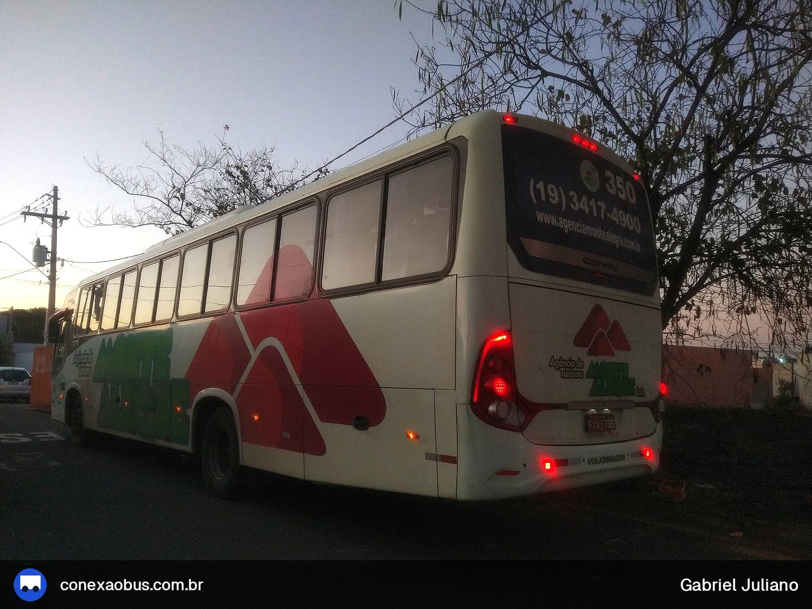 Ônibus Comil Campione 3.25 2014, da Monte Alegre Turismo, prefixo 350, em Piracicaba-SP